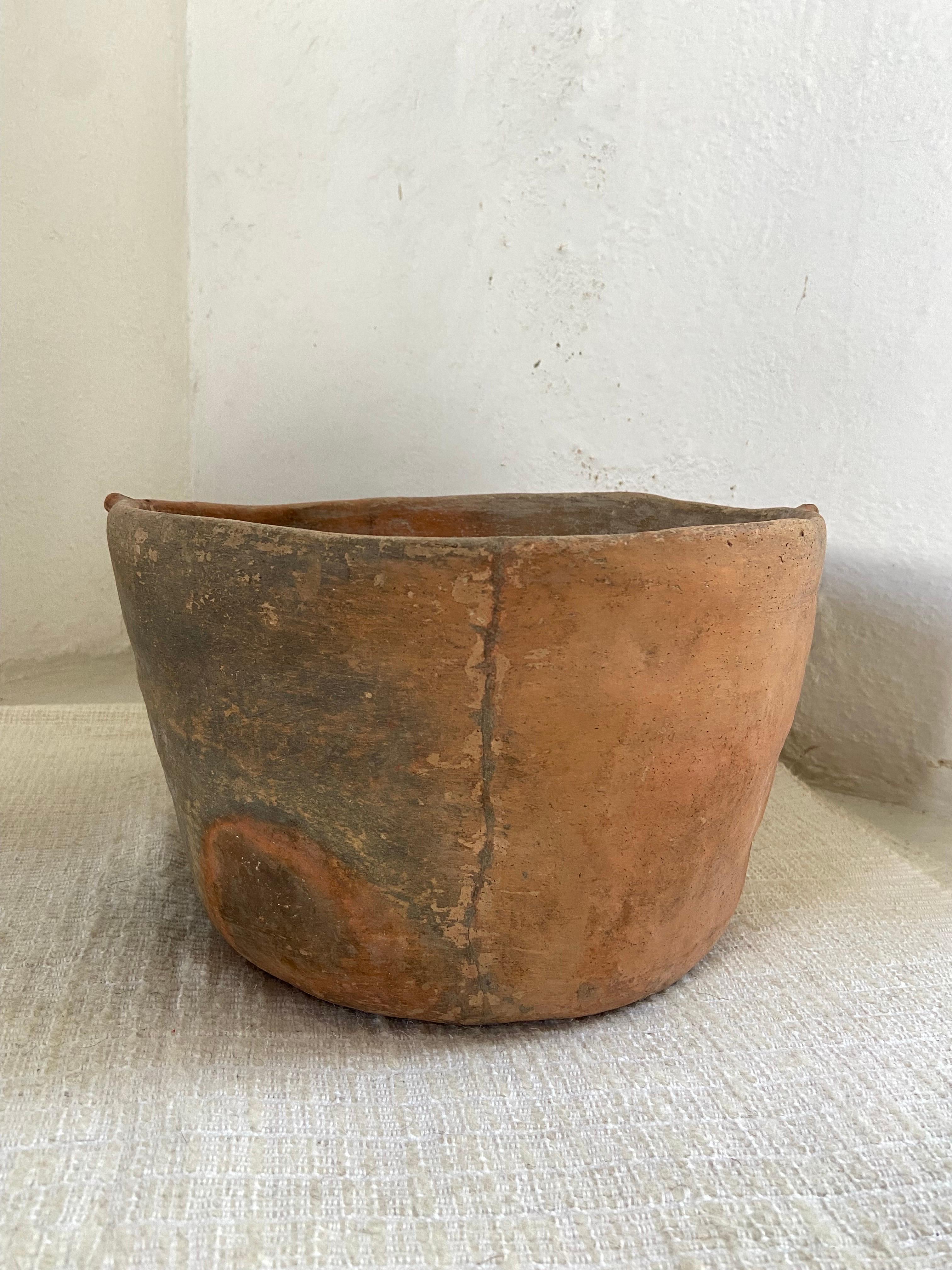 Mid-20th Century Terracotta Water Bowl from Mexico In Fair Condition For Sale In San Miguel de Allende, Guanajuato