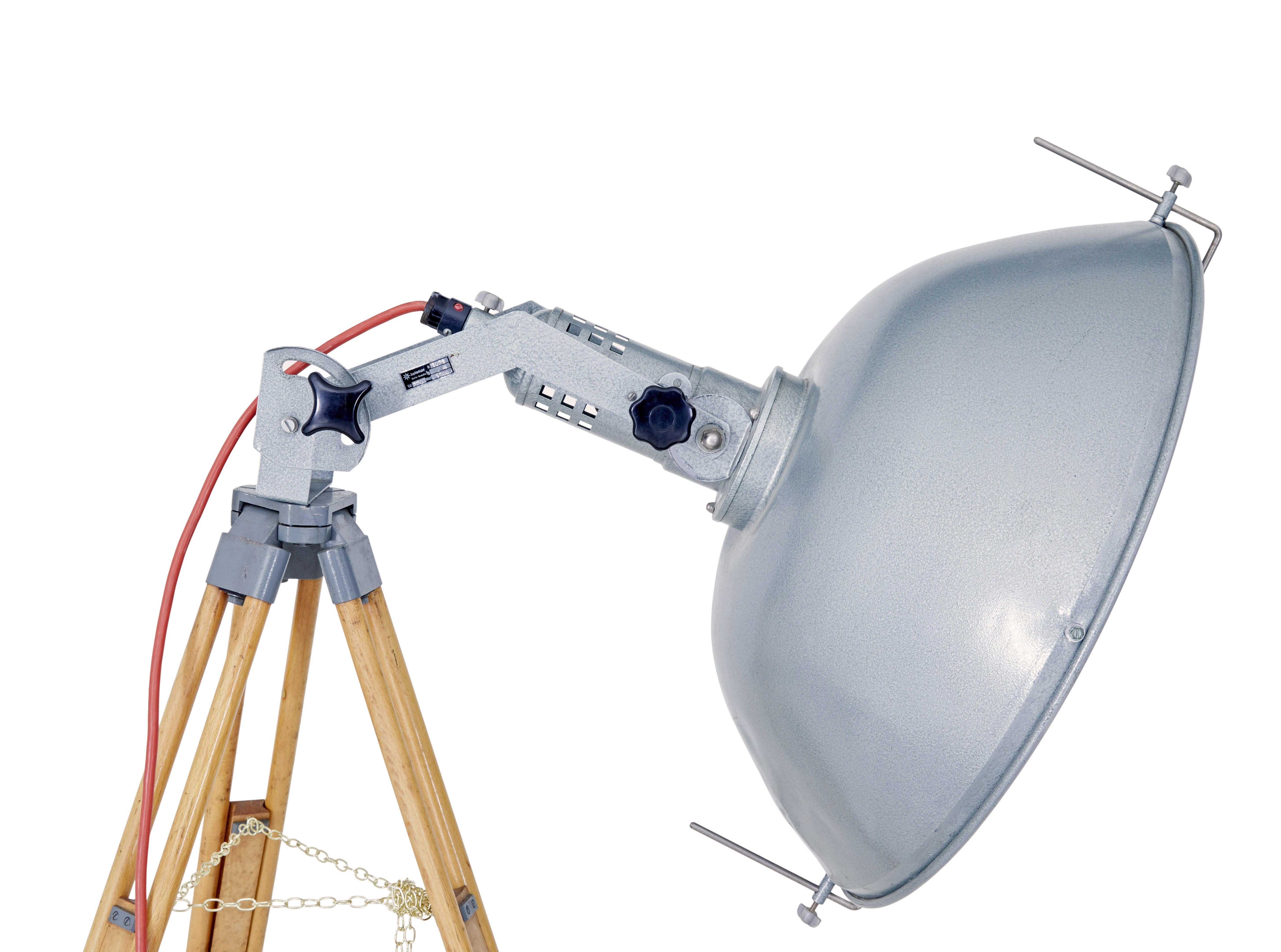 Allemand Lampe de théâtre du milieu du 20e siècle par Jupiterlicht en vente