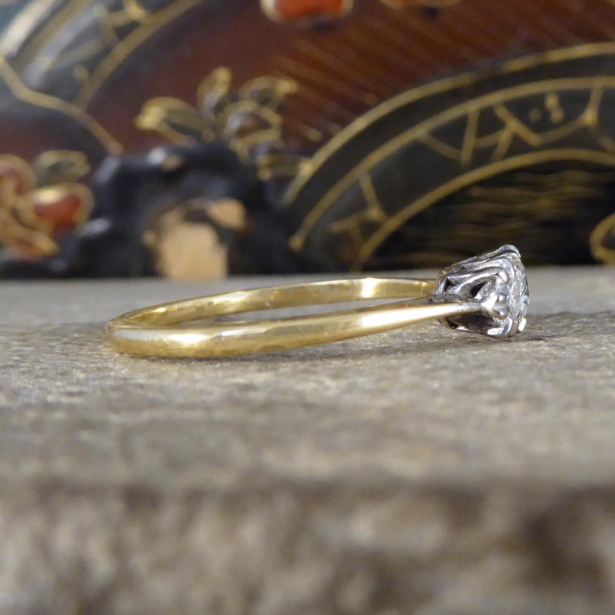 Art Deco Mid-20th Century Three Stone 0.76 Carat Diamond Ring in 18 Carat Yellow Gold