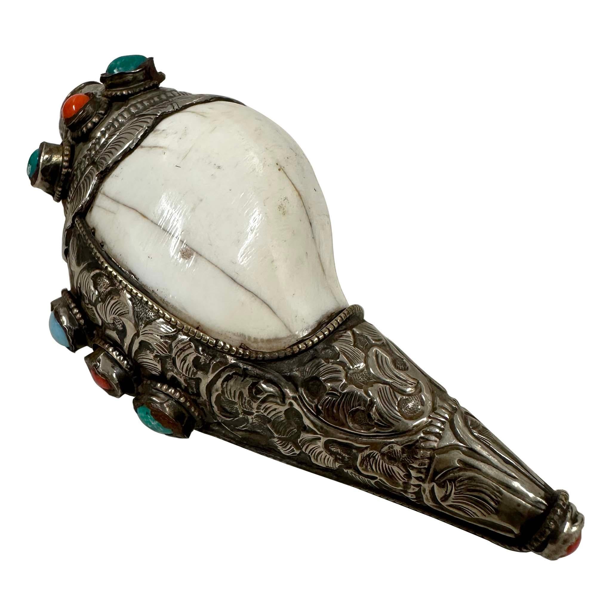 Mitte des 20. Jahrhunderts Tibetische Ritual Muscheltrompete (Silber) im Angebot
