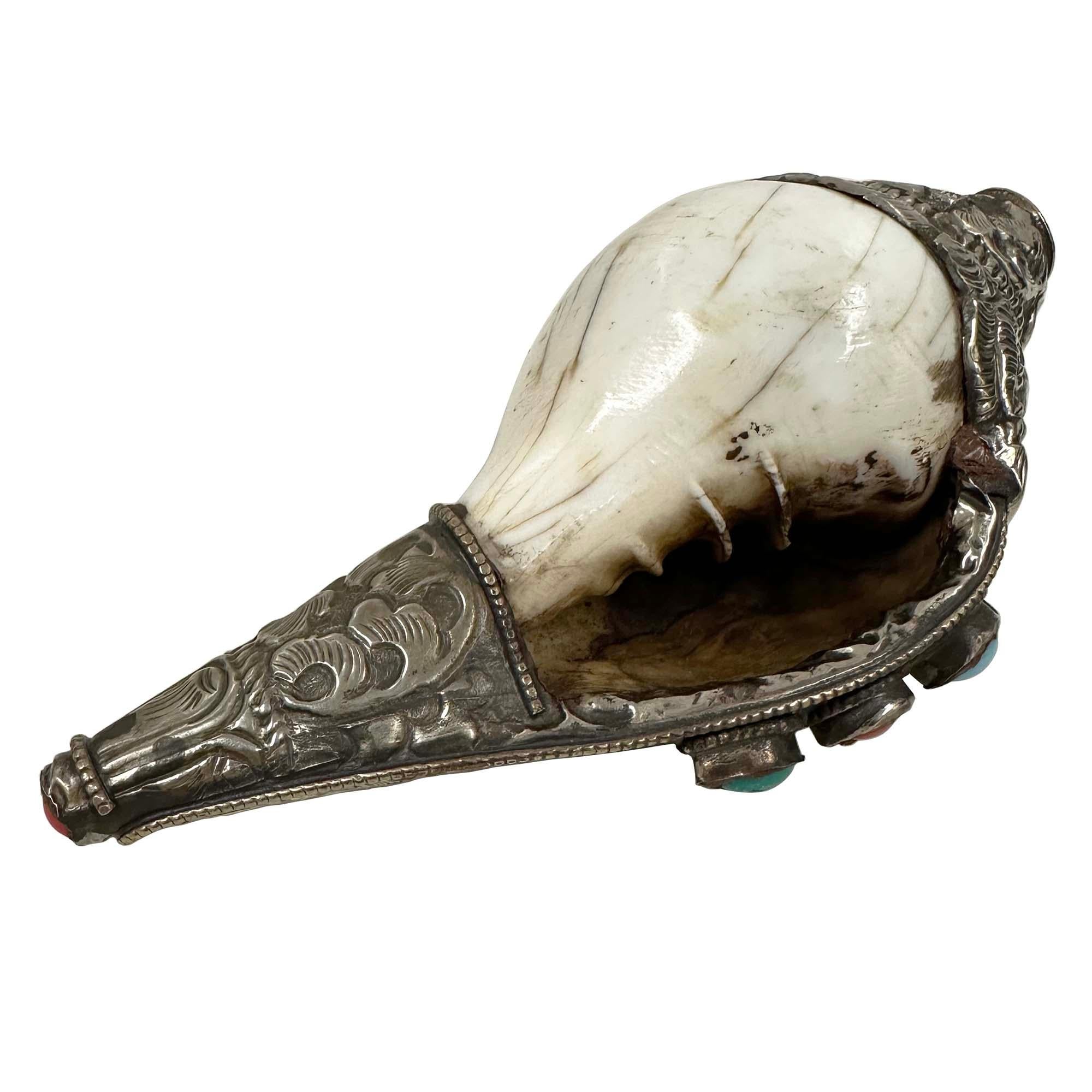 Mitte des 20. Jahrhunderts Tibetische Ritual Muscheltrompete im Angebot 1