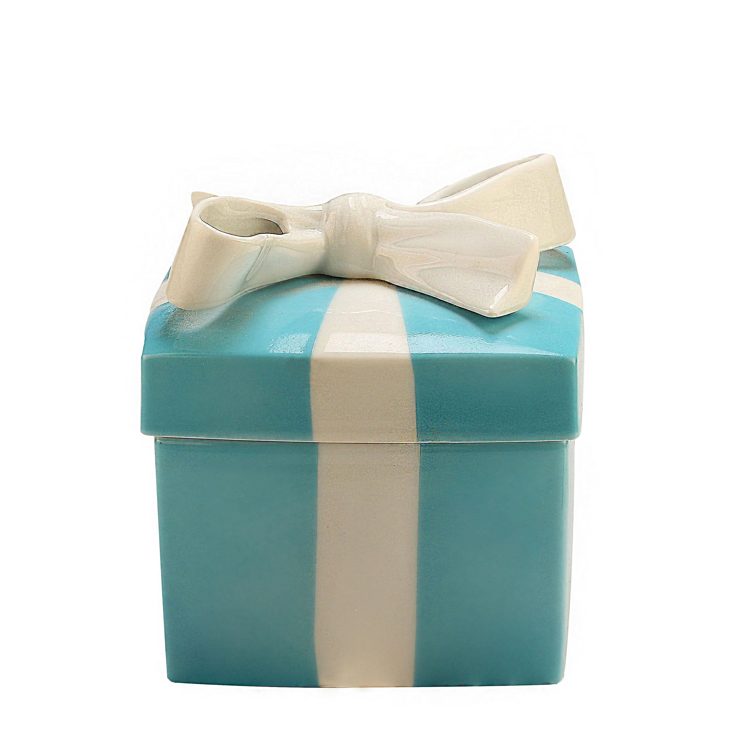 Mid 20th Century Tiffany & Co Iconic Blue Ceramic Gift Box For Sale 4