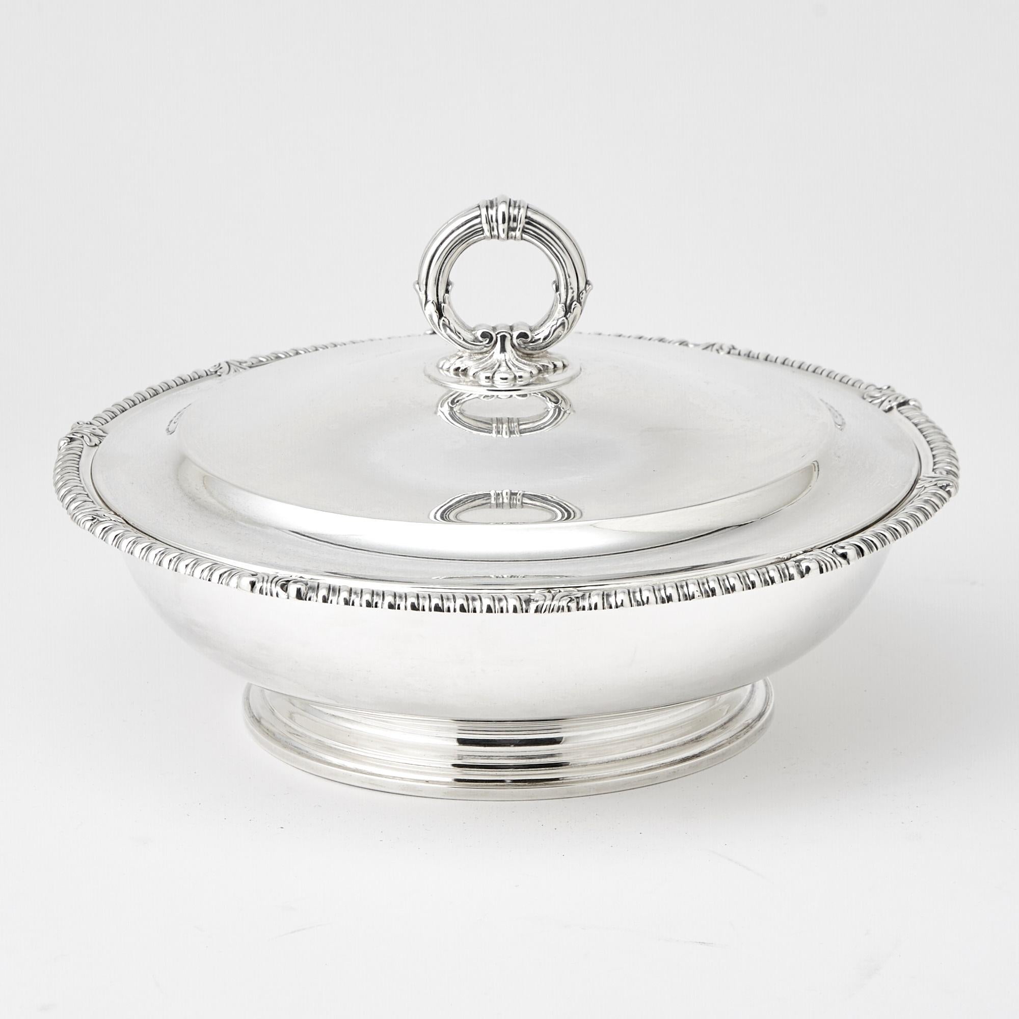 Mid-20th Century Tiffany & Co. Sterling Silver Art Deco Covered Tureen For Sale 6