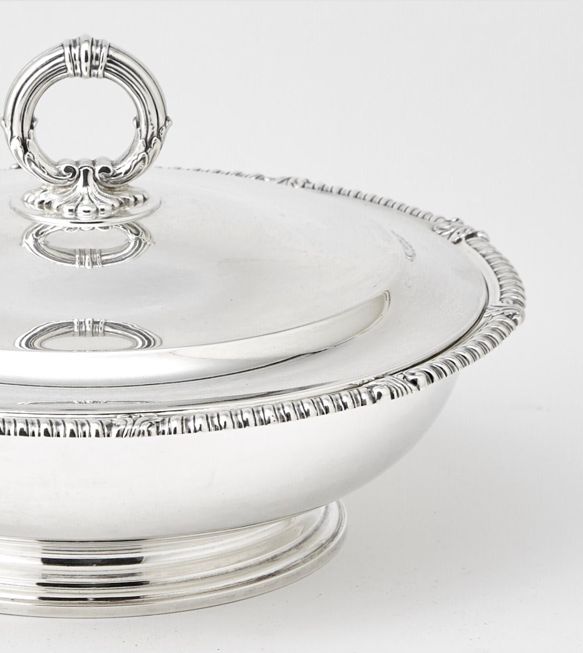 Mid-20th Century Tiffany & Co. Sterling Silver Art Deco Covered Tureen For Sale 3