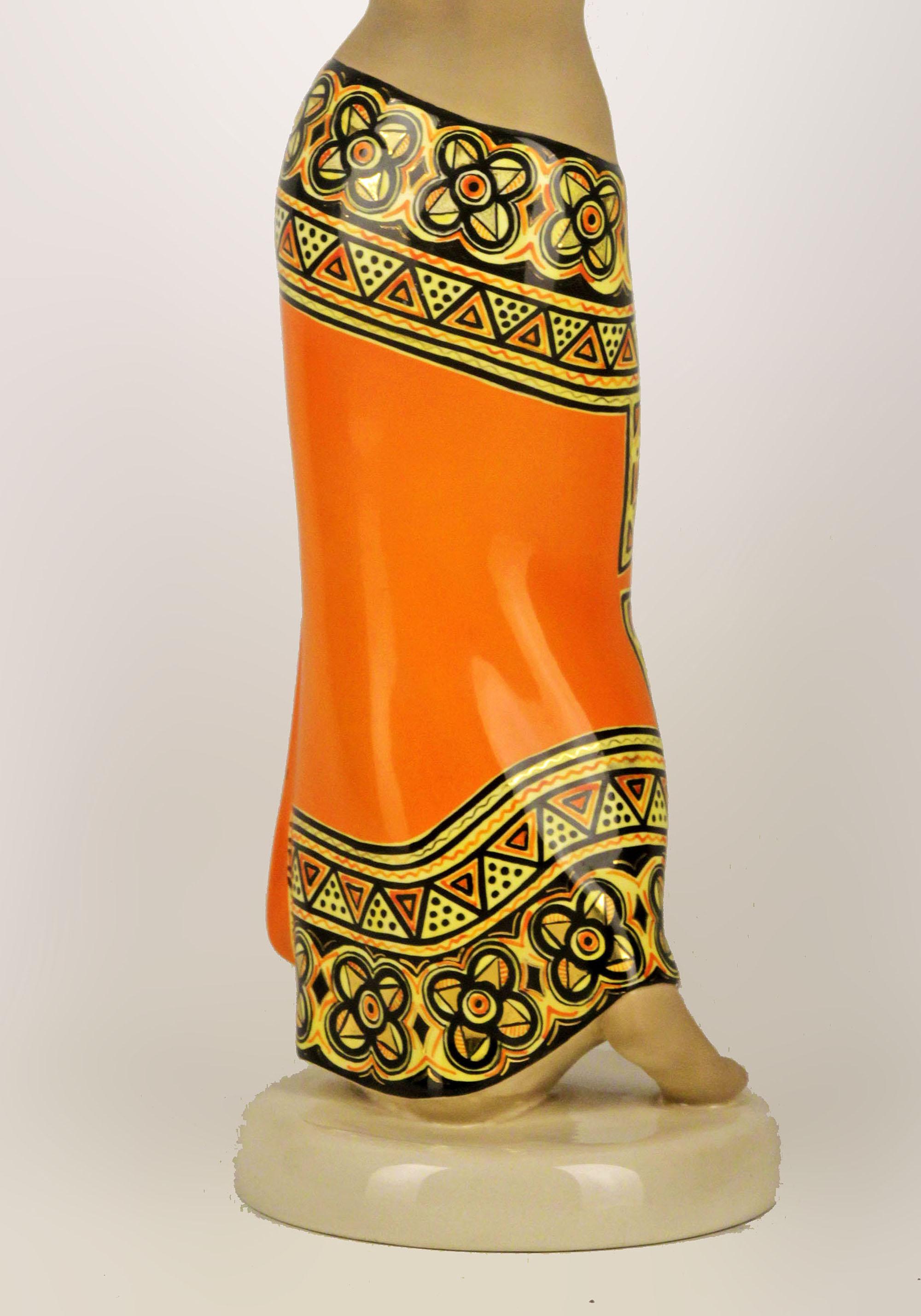 20ième siècle Sculpture en céramique de Torino « Poratrice Africana » du milieu du 20e siècle par C.I.A. Manna en vente