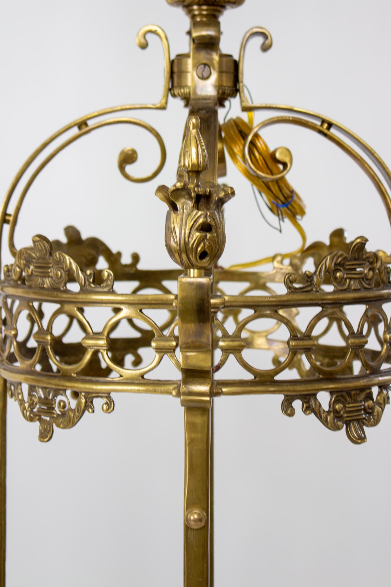 Mid-20th Century Traditional Cast Brass Lantern For Sale 6
