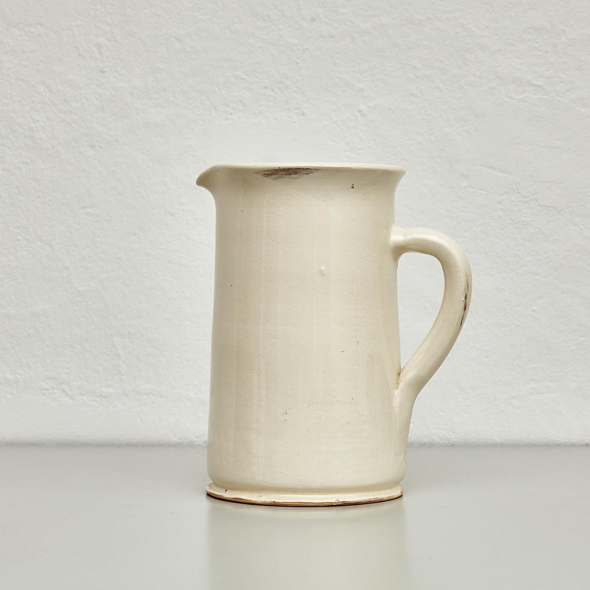 Mid 20th Century Traditional Spanish White Ceramic Vase For Sale 8