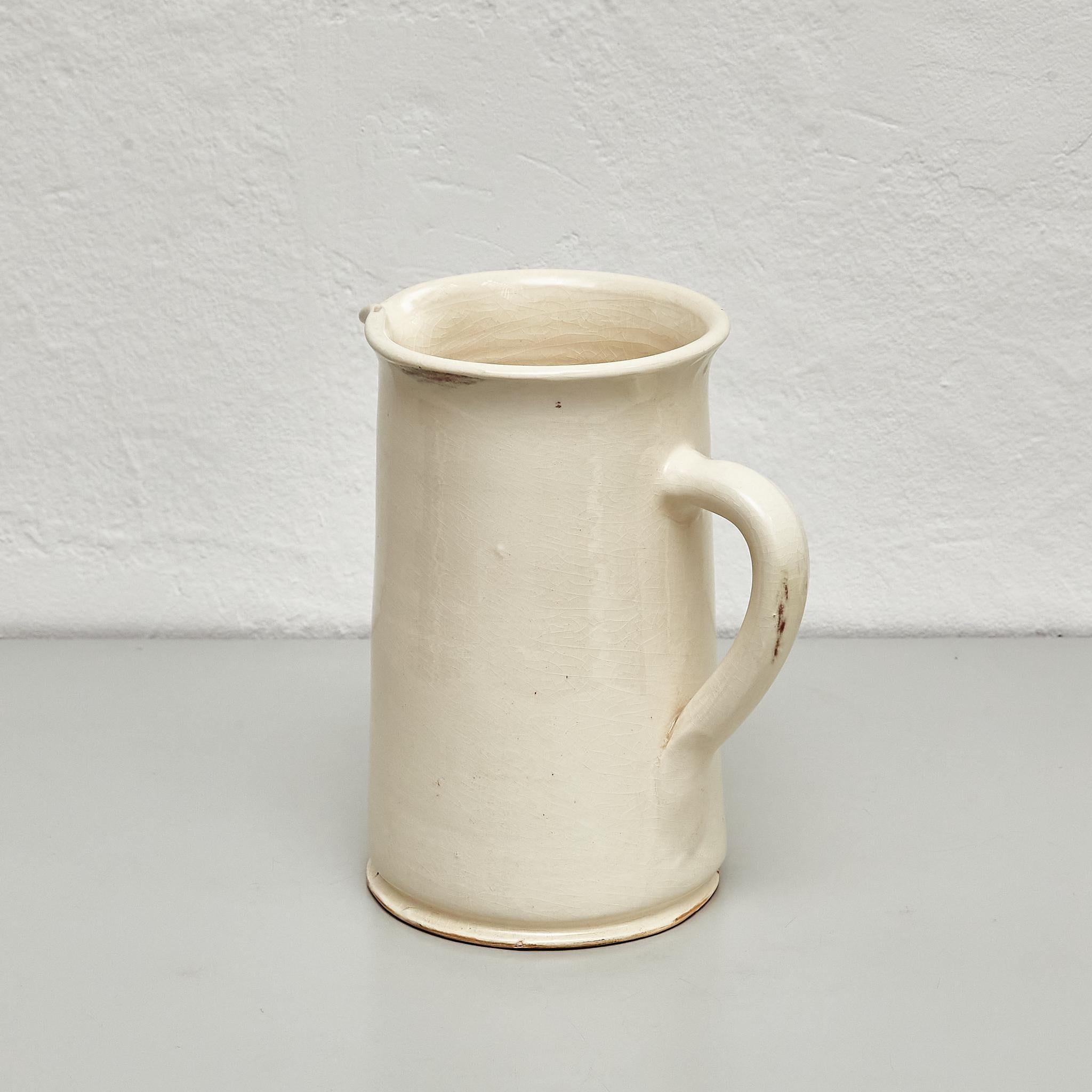 Vase traditionnel en céramique blanche espagnole du milieu du 20e siècle Bon état - En vente à Barcelona, ES