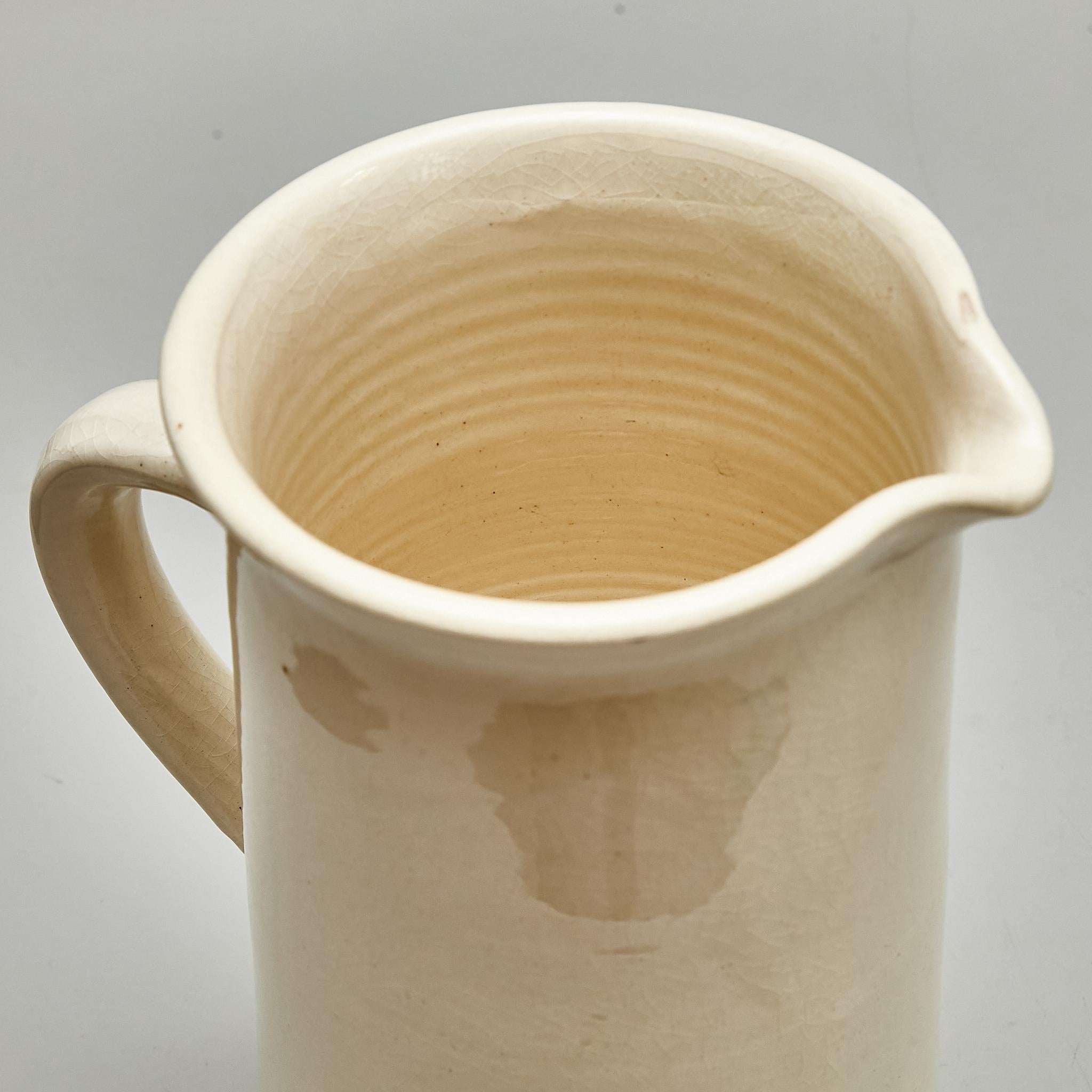 Vase traditionnel en céramique blanche espagnole du milieu du 20e siècle en vente 2