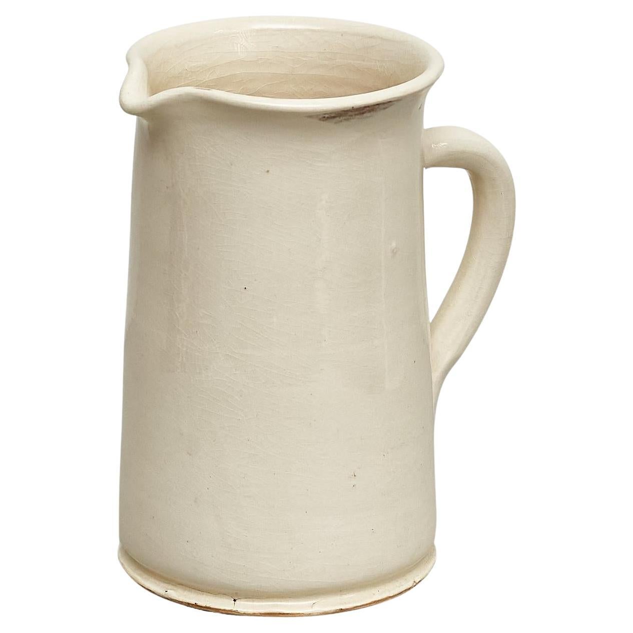 Traditionelle spanische weiße Keramikvase aus der Mitte des 20. Jahrhunderts im Angebot