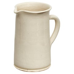 Vase traditionnel en céramique blanche espagnole du milieu du 20e siècle