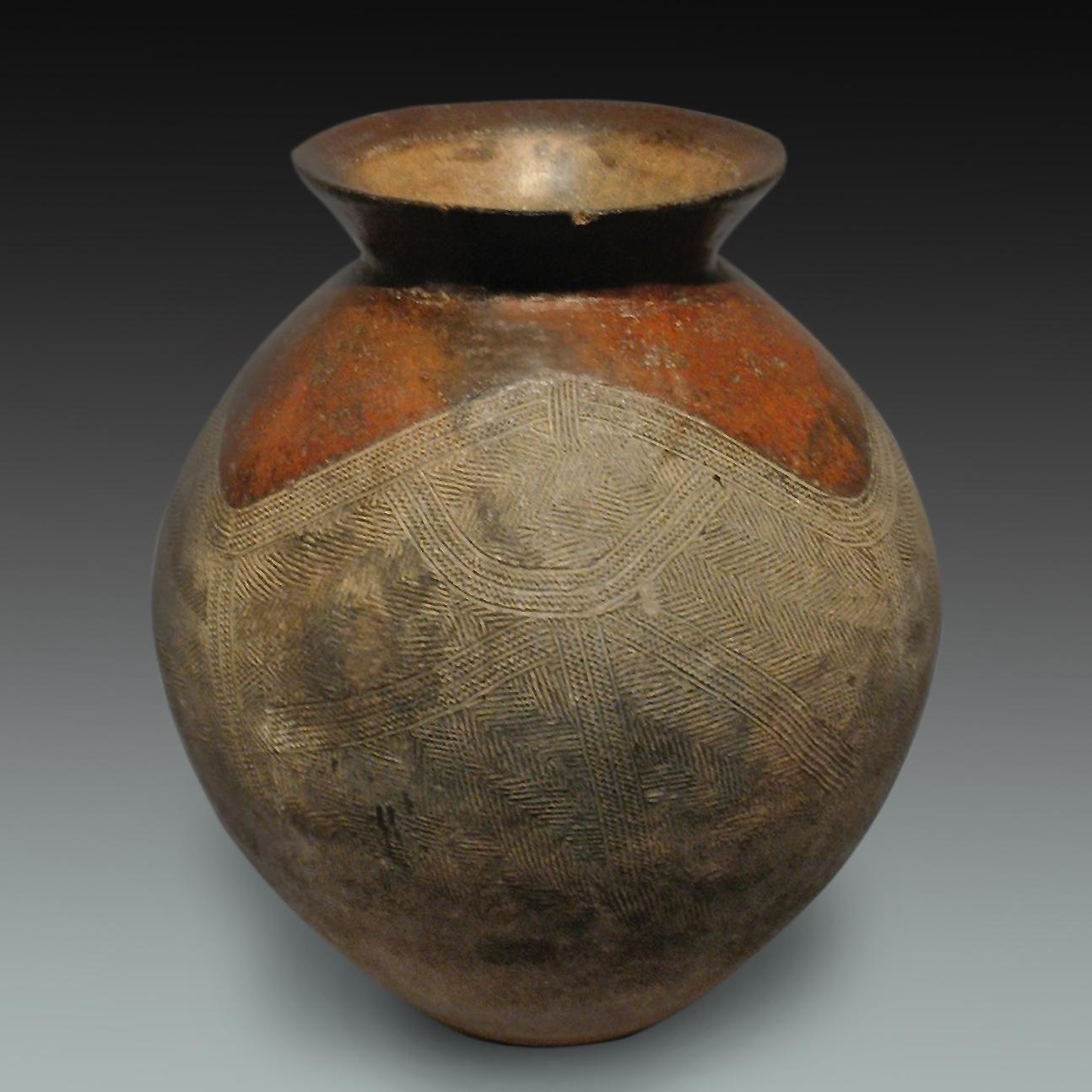 Mid-20th Century Tribal African Pot, Toussian Vessel, Burkina Faso In Good Condition In New York, NY
