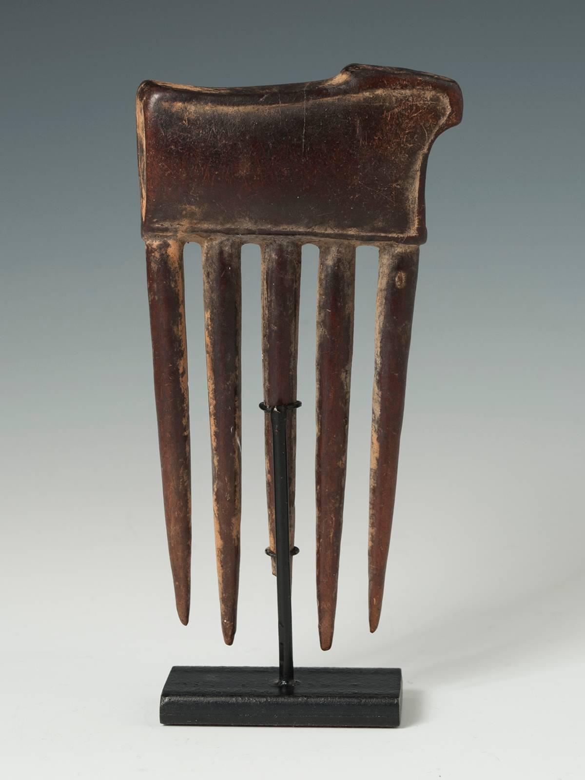 Ivorian Mid-20th Century Tribal African Wood Comb from the Baule, Cote d'Ivoire