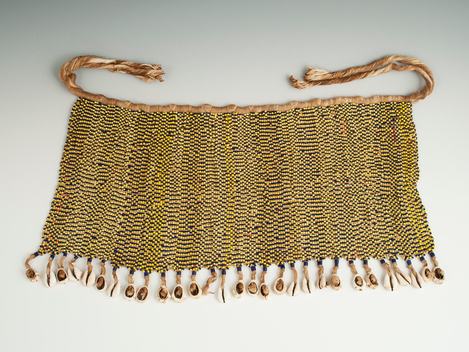 Mitte des 20. Jahrhunderts Stammeskunst-Perlenschürze Cache-Sexe-Modestie, Kamee (Kamerunisch) im Angebot