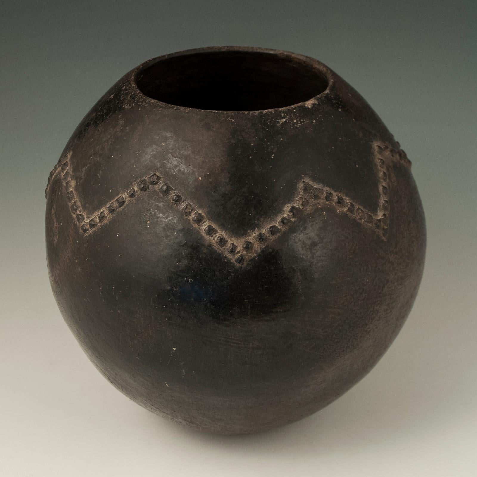 South African Mid-20th Century Tribal Ceramic Beer Pot, Zulu People, South Africa