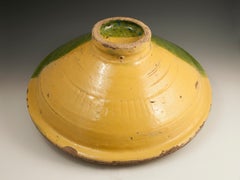 Bol à couscous en céramique tribale du milieu du 20e siècle avec motif de poisson:: Tunisie