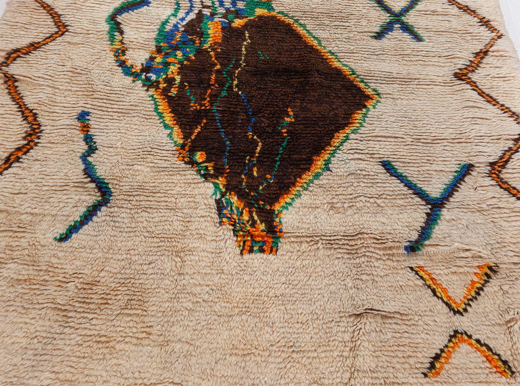 Tapis en laine tribal géométrique marocain du milieu du 20e siècle
Taille : 4'8
