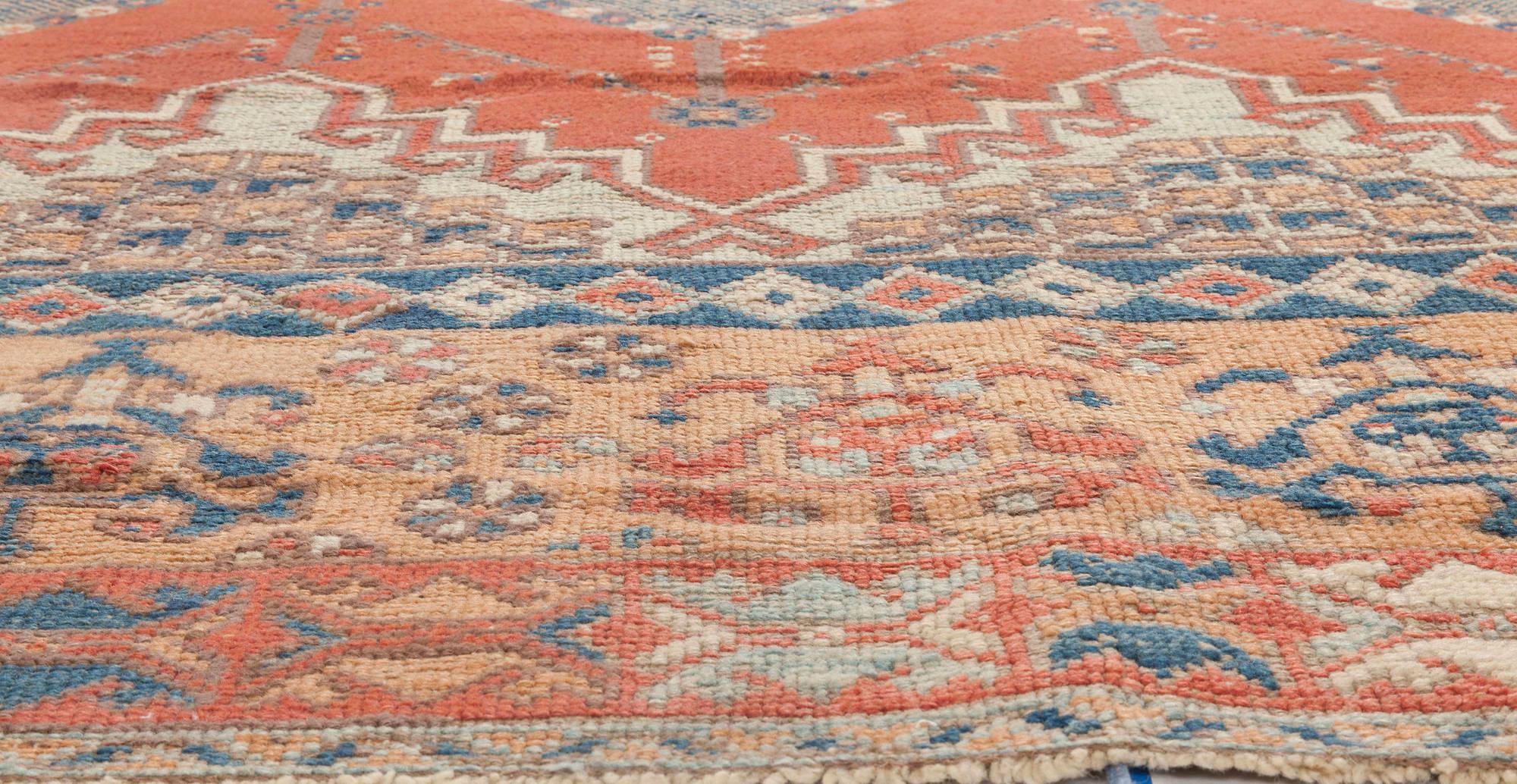 Tribale Tappeto tribale marocchino in lana fatto a mano della metà del XX secolo Doris Leslie Blau in vendita