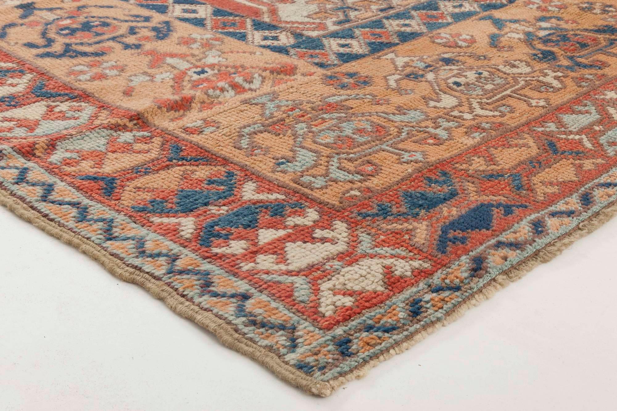 Tappeto tribale marocchino in lana fatto a mano della metà del XX secolo Doris Leslie Blau In condizioni buone in vendita a New York, NY