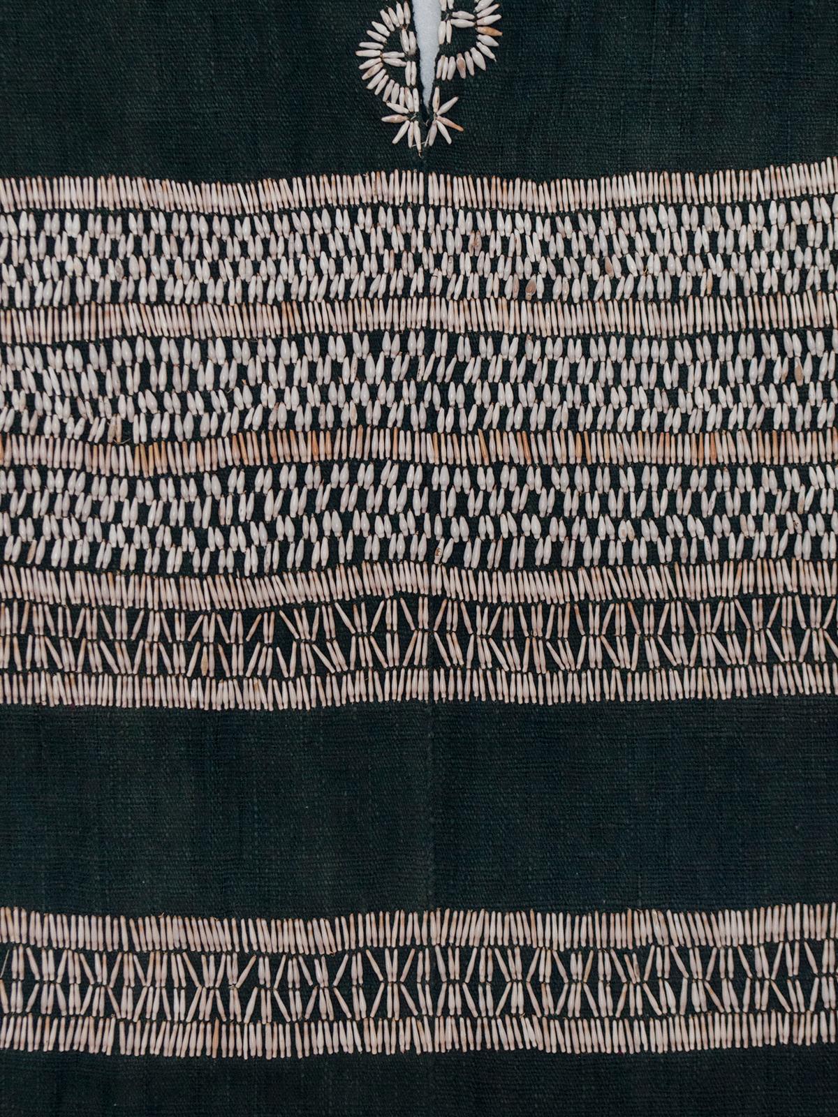 Tribal Tunique tribale pour femme du milieu du 20e siècle, Karen People, Birmanie en vente
