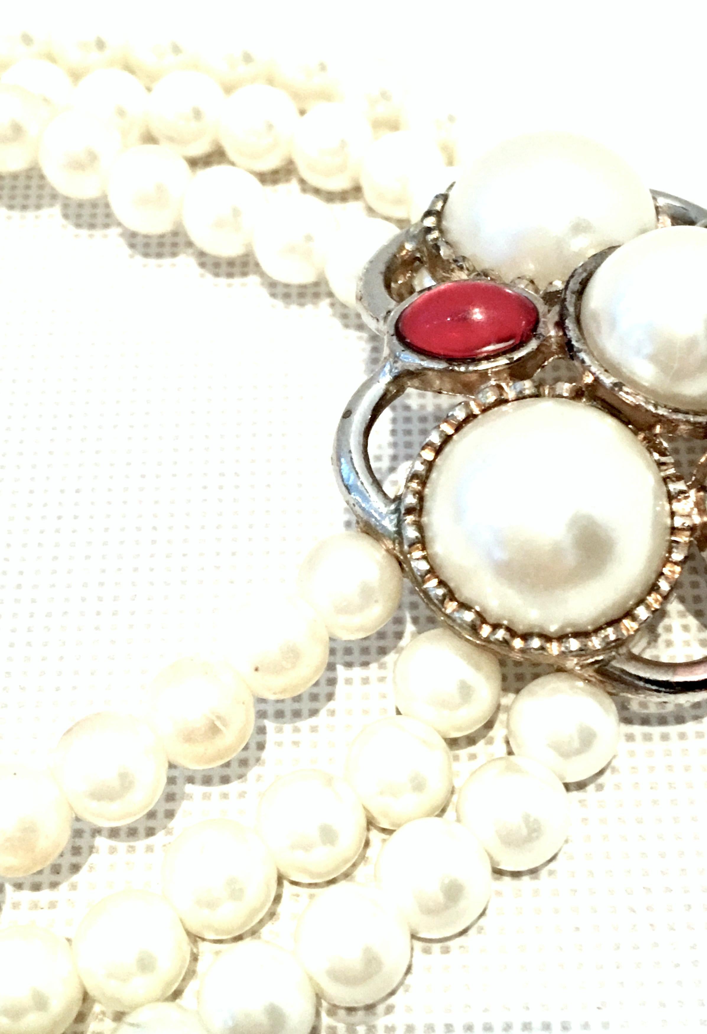 Mid-20th Century Triple Strand Faux Pearl & Austrian Crystal Choker Necklace For Sale 7