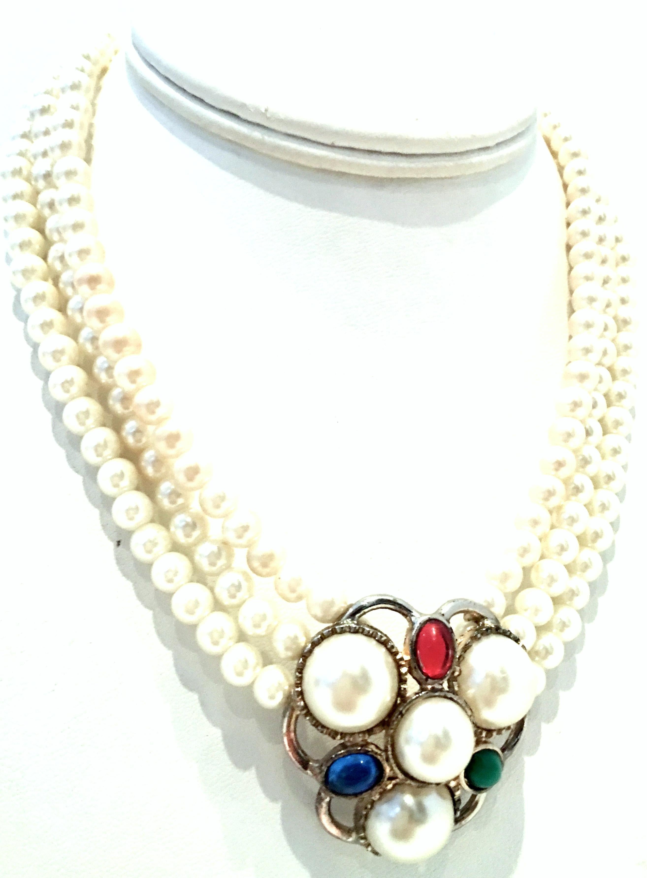 Mid-20th Century Triple Strand Faux Pearl & Austrian Crystal Choker Necklace In Good Condition For Sale In West Palm Beach, FL