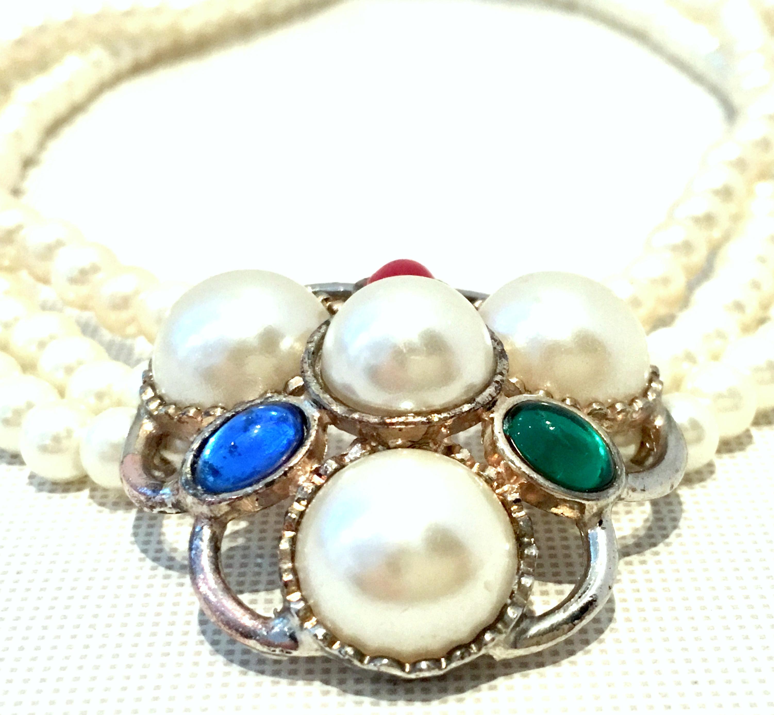 Mid-20th Century Triple Strand Faux Pearl & Austrian Crystal Choker Necklace For Sale 2
