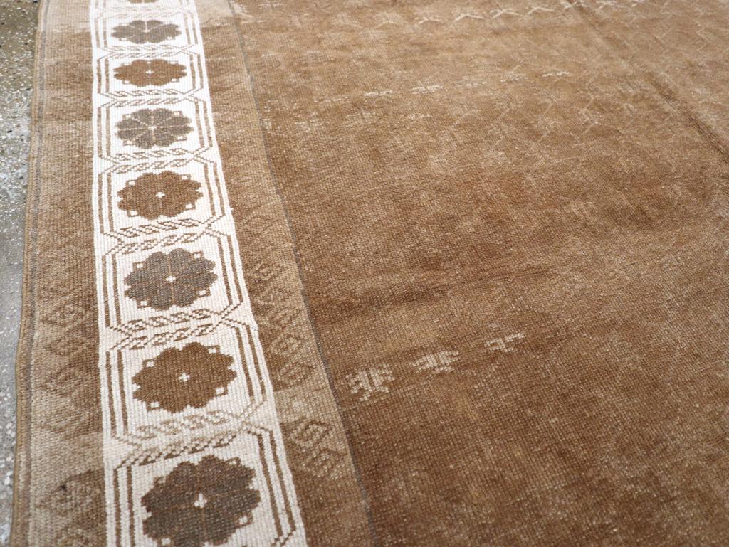 Rustic Mid-20th Century Turkish Anatolian Accent Carpet For Sale
