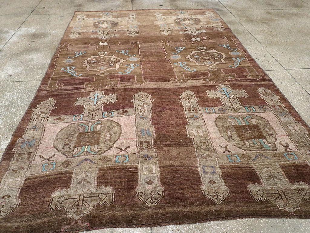 Mid-20th Century Turkish Anatolian Accent Carpet In Excellent Condition For Sale In New York, NY