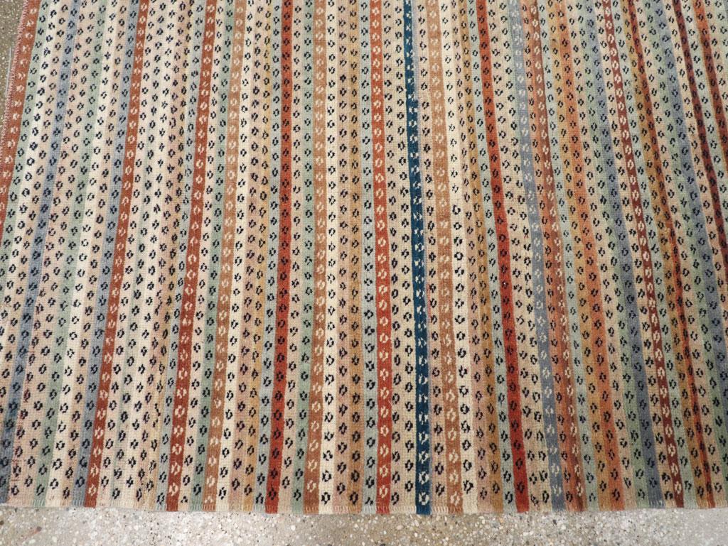 Mid-20th Century Turkish Anatolian Accent Rug In Excellent Condition For Sale In New York, NY