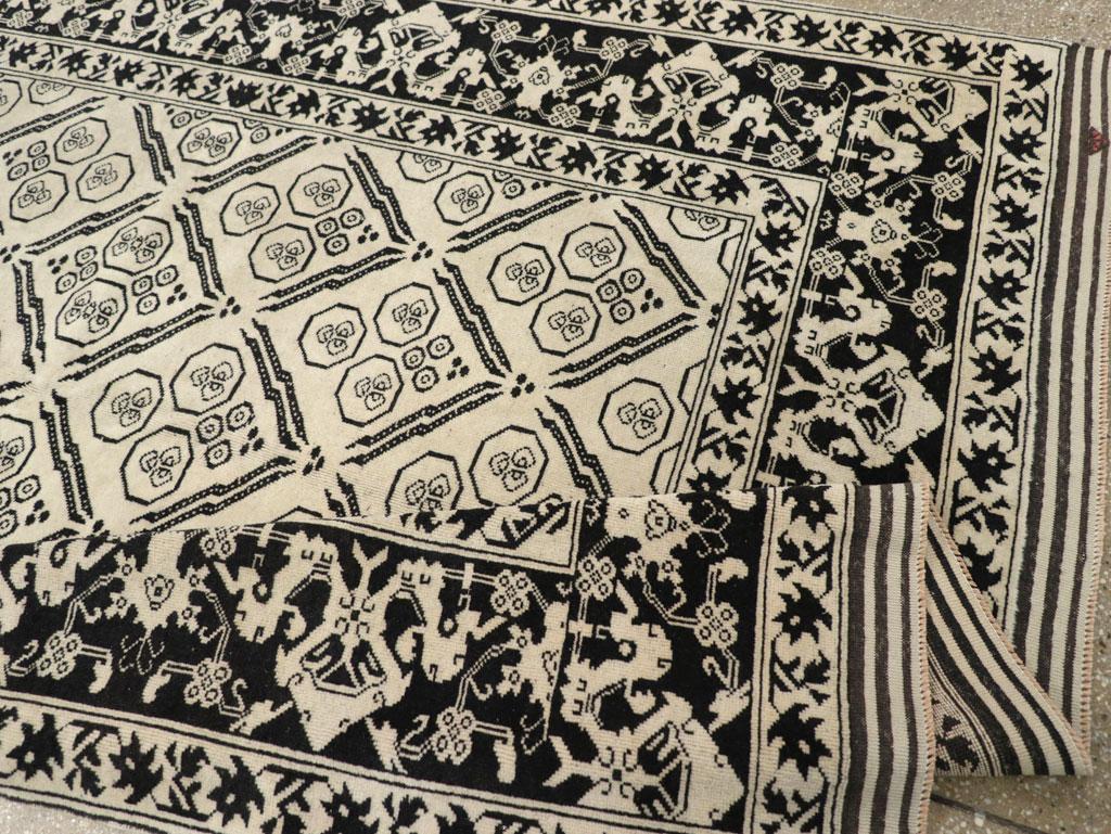 Mid-20th Century Turkish Anatolian Accent Rug For Sale 2