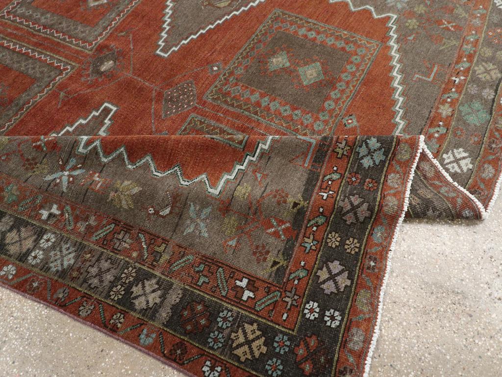 Alfombra turca de acento anatolio de mediados del siglo XX Lana en venta