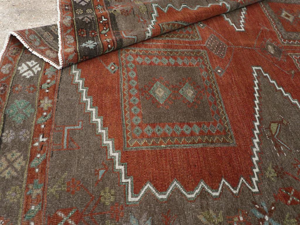 Alfombra turca de acento anatolio de mediados del siglo XX en venta 1