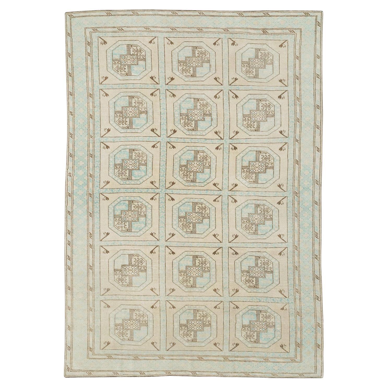 Mid-20th Century Turkish Anatolian Accent Rug For Sale