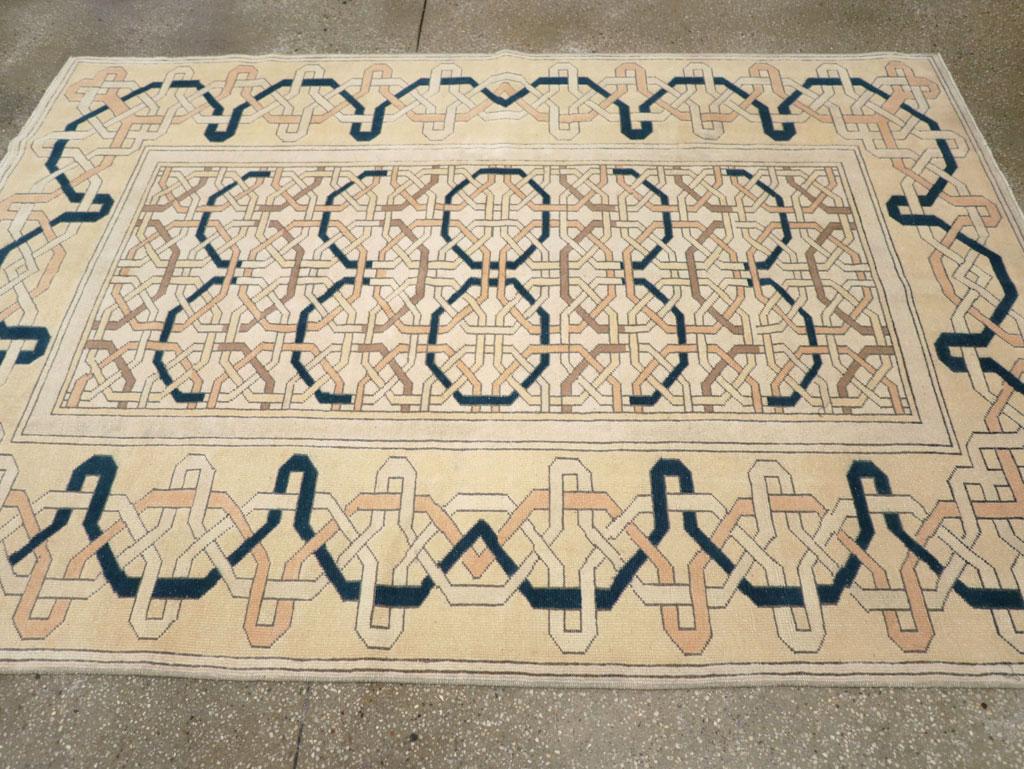 Mitte des 20. Jahrhunderts Türkisch Anatolisch Art Deco Stil Akzentteppich (Handgeknüpft) im Angebot