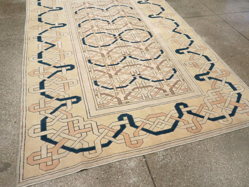Mitte des 20. Jahrhunderts Türkisch Anatolisch Art Deco Stil Akzentteppich (Wolle) im Angebot