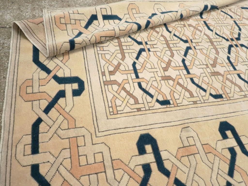 Mitte des 20. Jahrhunderts Türkisch Anatolisch Art Deco Stil Akzentteppich im Angebot 2