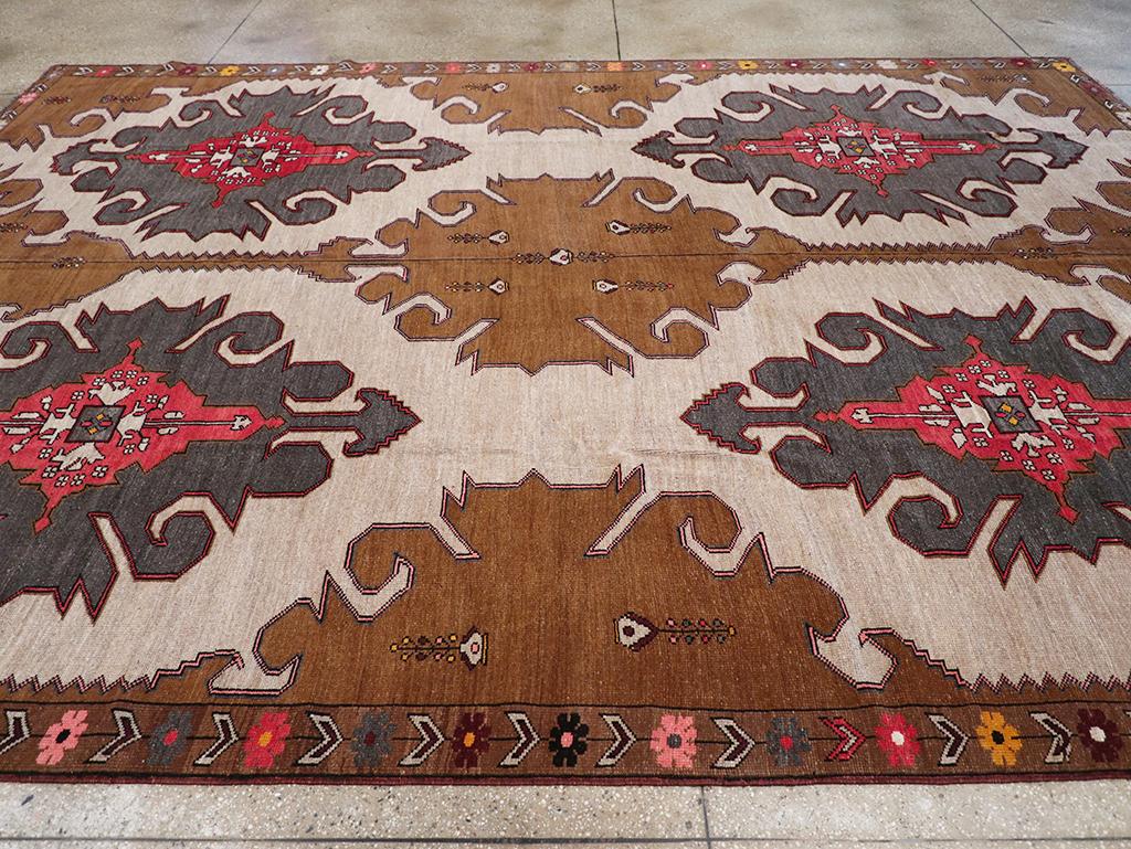 Hand-Knotted Mid-20th Century Turkish Anatolian Room Size Carpet For Sale