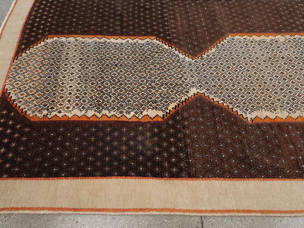 Mid-20th Century Turkish Anatolian Room Size Carpet In Excellent Condition For Sale In New York, NY
