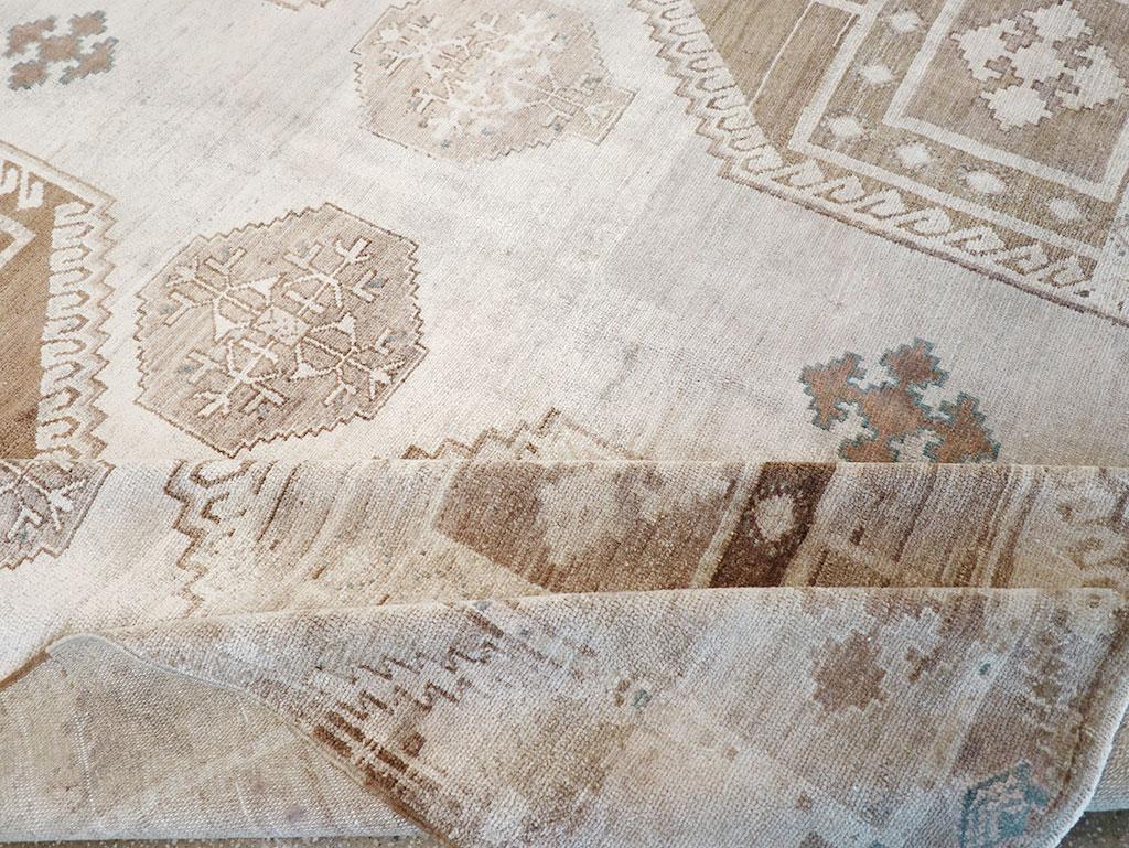 20ième siècle Tapis d'Anatolie turque du milieu du 20e siècle en vente