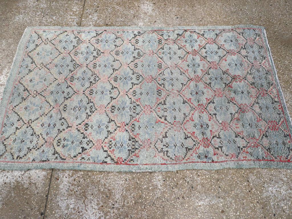 Türkischer anatolischer Bettvorleger aus der Mitte des 20. (Handgeknüpft) im Angebot
