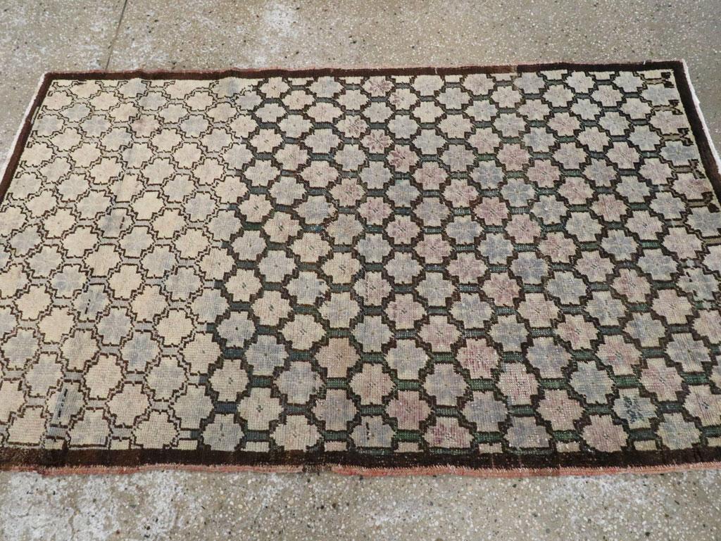 Mid-20th Century Turkish Anatolian Throw Rug In Excellent Condition In New York, NY