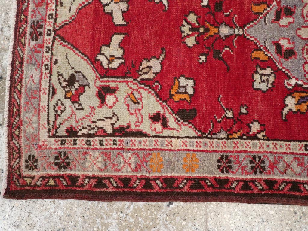 Türkischer anatolischer Bettvorleger aus der Mitte des 20. (20. Jahrhundert) im Angebot
