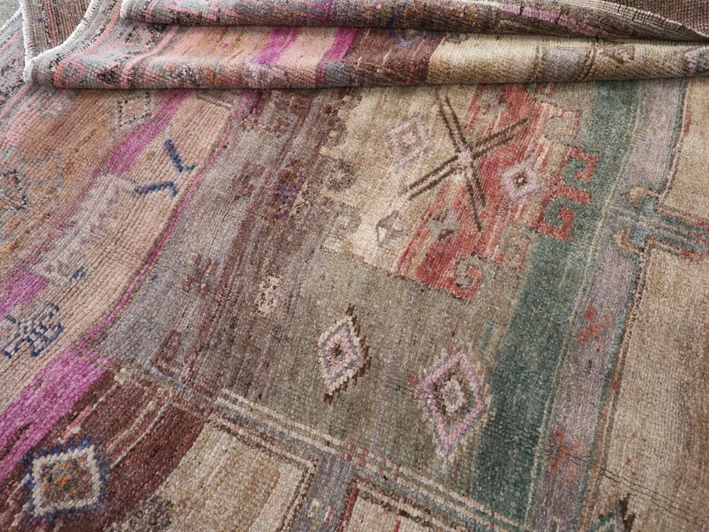 Tappeto tribale turco anatolico della metà del XX secolo (a) Gallery in vendita 1
