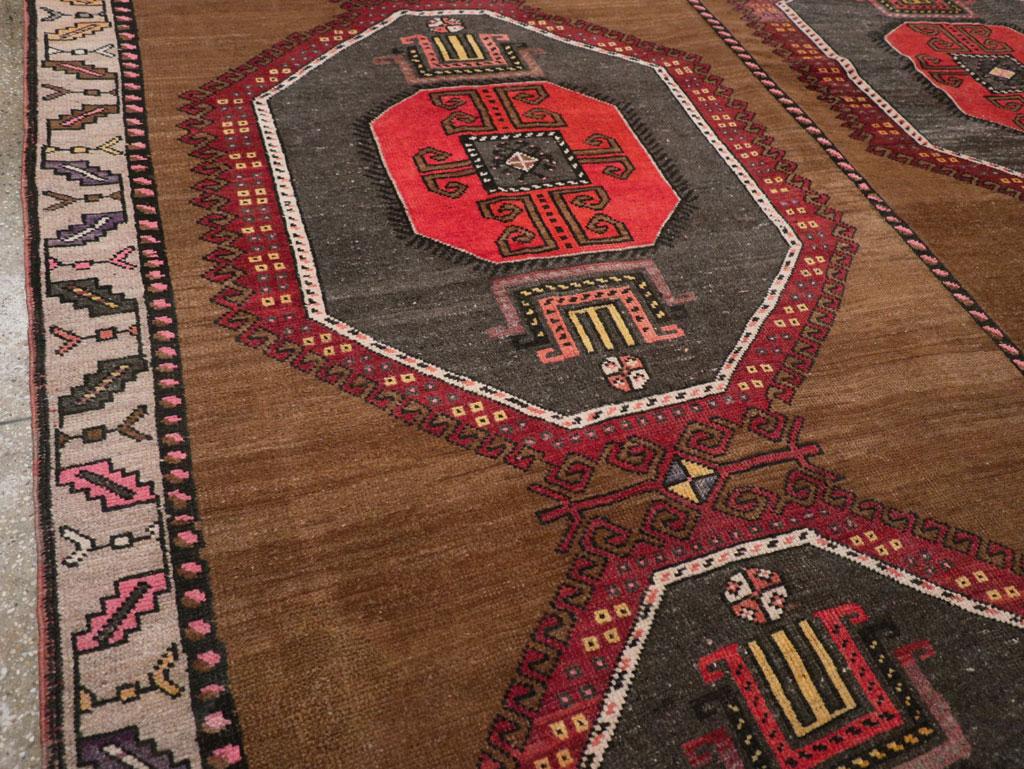 Tribal Tapis tribal turc anatolien du milieu du 20e siècle en vente