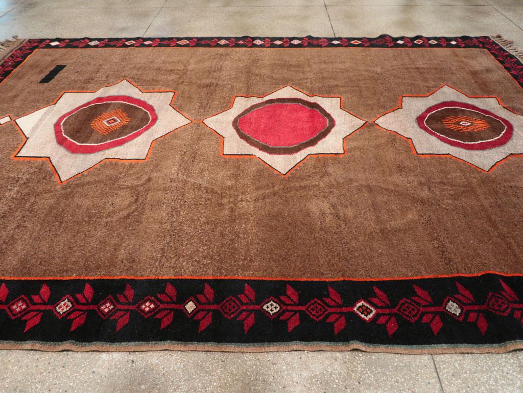 Turc Tapis tribal turc anatolien du milieu du 20e siècle en vente