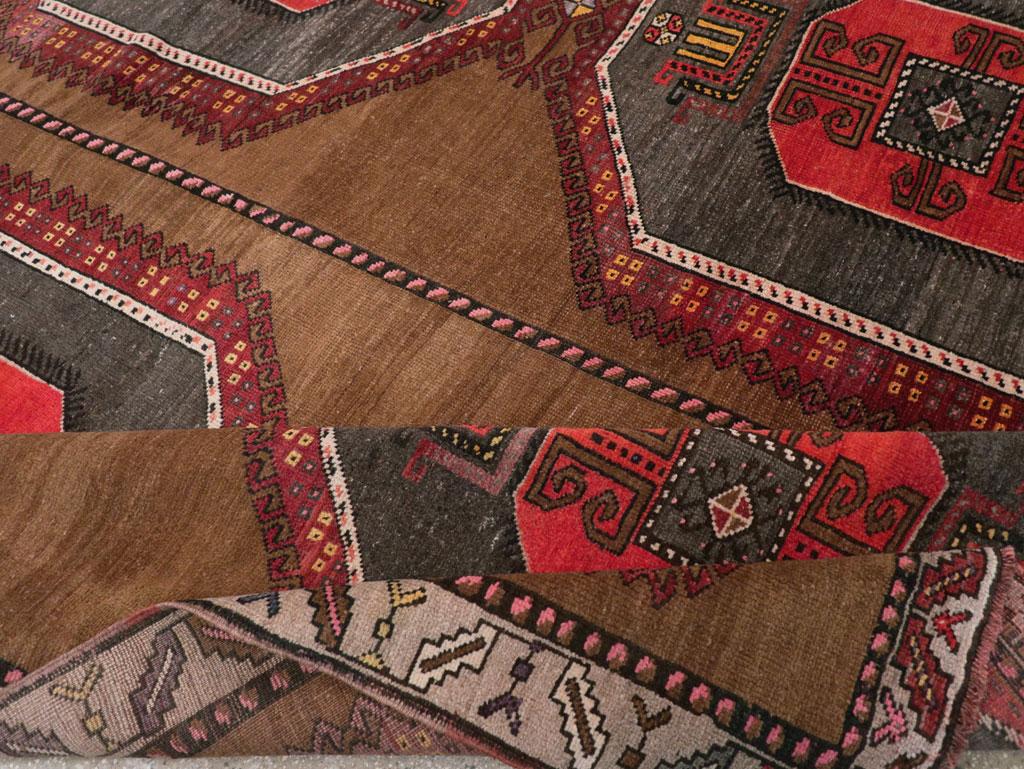 20ième siècle Tapis tribal turc anatolien du milieu du 20e siècle en vente