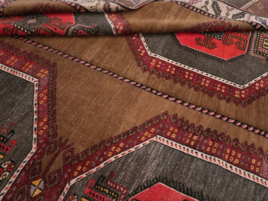 Laine Tapis tribal turc anatolien du milieu du 20e siècle en vente