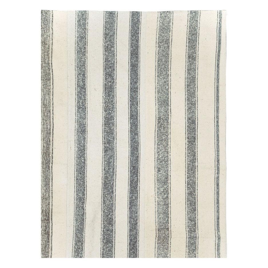 Hand-Woven Mid-20th Century Turkish Flat-Weave Kilim Room Size Carpet in White & Grey
