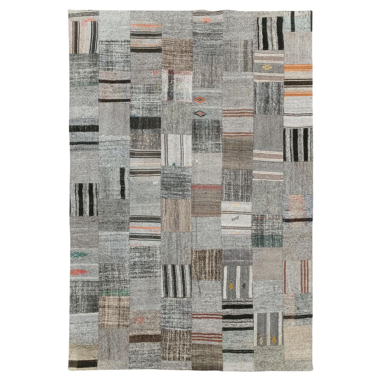 Mid-20th Century Turkish Flatweave Kilim Accent Carpet For Sale